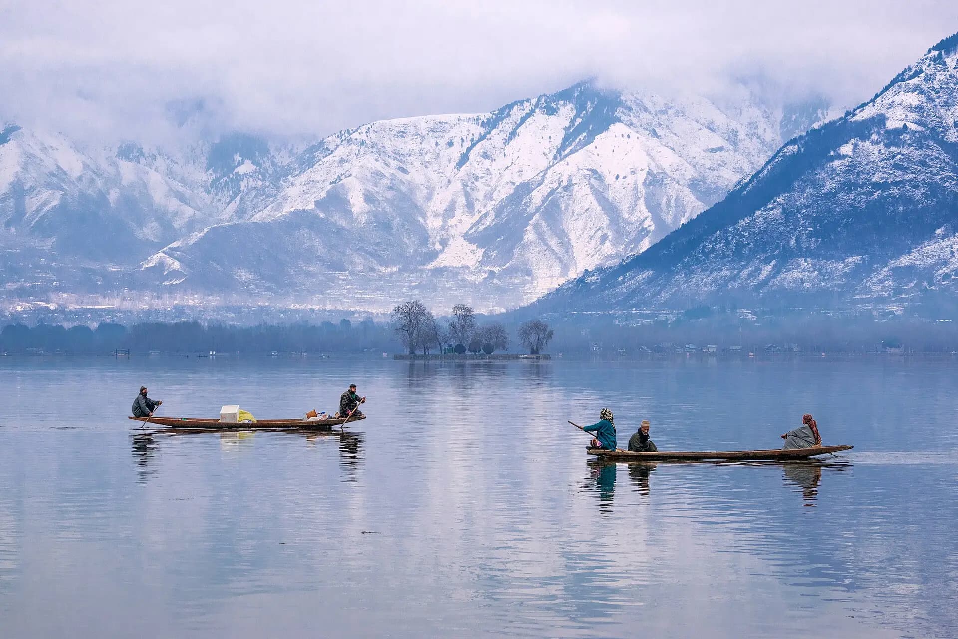 Kashmir Essentials — 4 Nights 5 Days Kashmir Tour Package by Falcon Trails